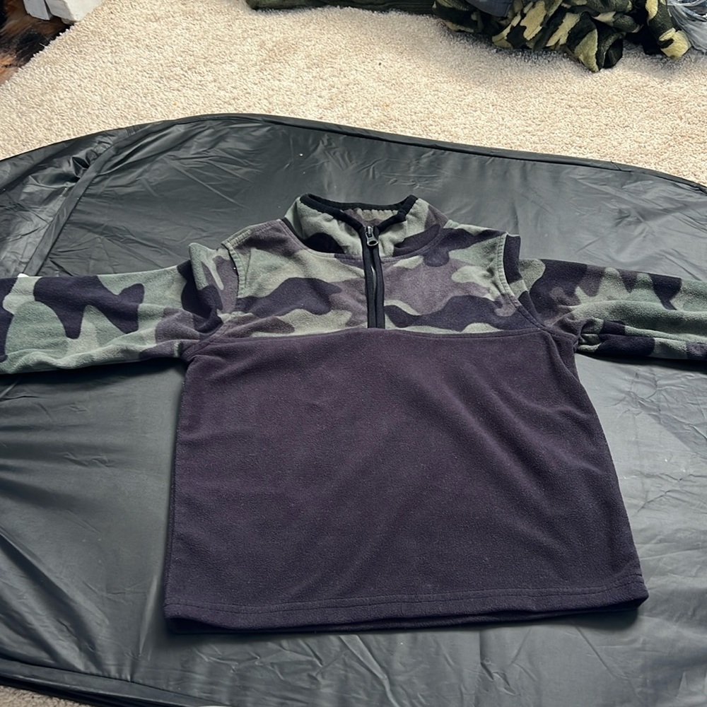 Boys Oshkosh size 7